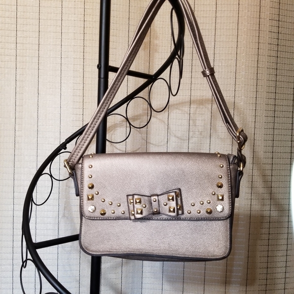 Charming Charlie - Picture 1 of 4